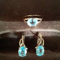 Золотой комплект серьги и кольцо с топазами, в Владимире