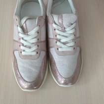 Продам кроссовки женские кожа натуральная, размер 37, в очен, в Смоленске