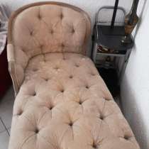 Диванчик с 1 подлокотником, в г.Ницца