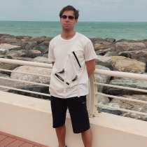 Ilya, 22 года, хочет пообщаться, в г.Дубай