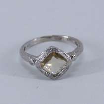 Золотое кольцо с жёлтым Сапфиром кушон и бриллиантами, в Москве