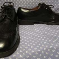 Кроссовки, классические туфли, в Калининграде