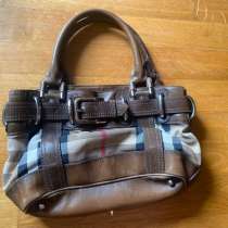 Burberry  сумка в отличном состоянии, в Москве