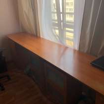 Письменный стол+настенные шкафчики, в Набережных Челнах