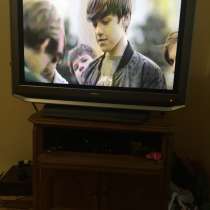 Черный и серый ЭЛТ-телевизор, в Махачкале