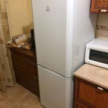 Продам б/у холодильник Indesit IB160R, в Иркутске