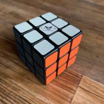 Кубик Рубика яркий, в Ессентуках