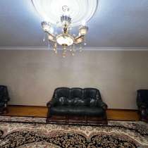 Кожаный диван и 2 кресла, в Хасавюрте