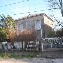 Земельный участок 500кв. м. со старой постройкой дома, в г.Поти