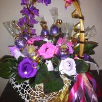 Букеты из конфет в корзинах, в Челябинске