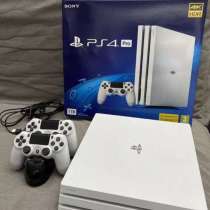 Ps4 pro white +2 геймпада, в Москве