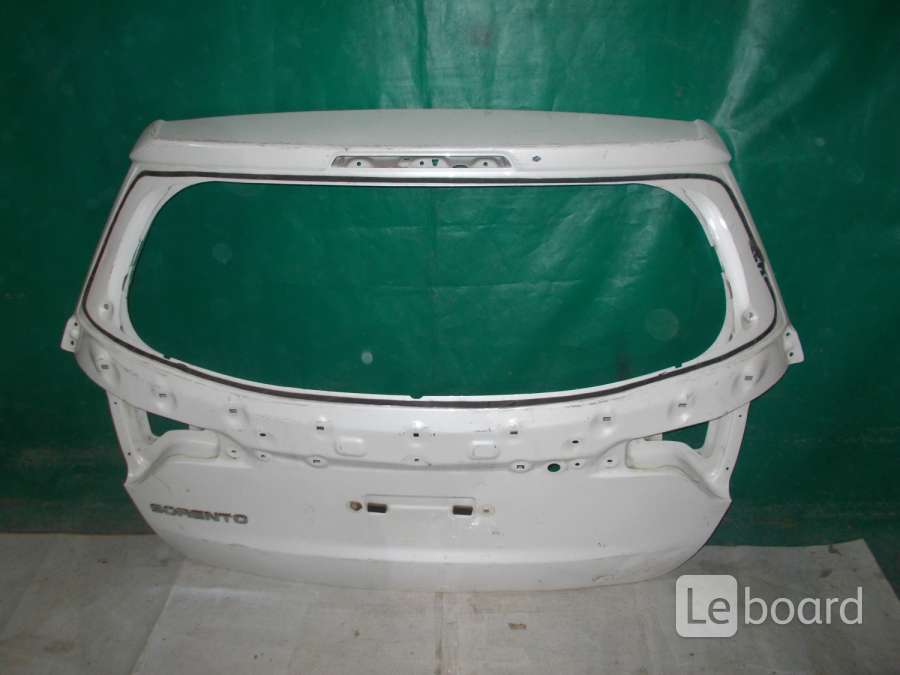 Крышка багажника киа соренто 2008 год. Крышка багажника киа соренто. Крышка багажника соренто 1. Соренто крышка багажника. Крышка багажника соренто 1.